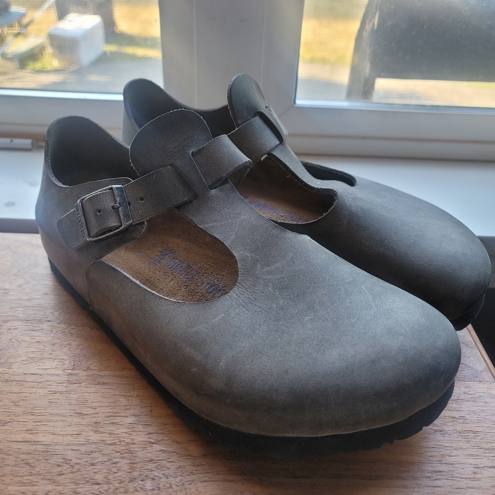 Birkenstock Paris RARE taupe Mary Jane t-strap shoes